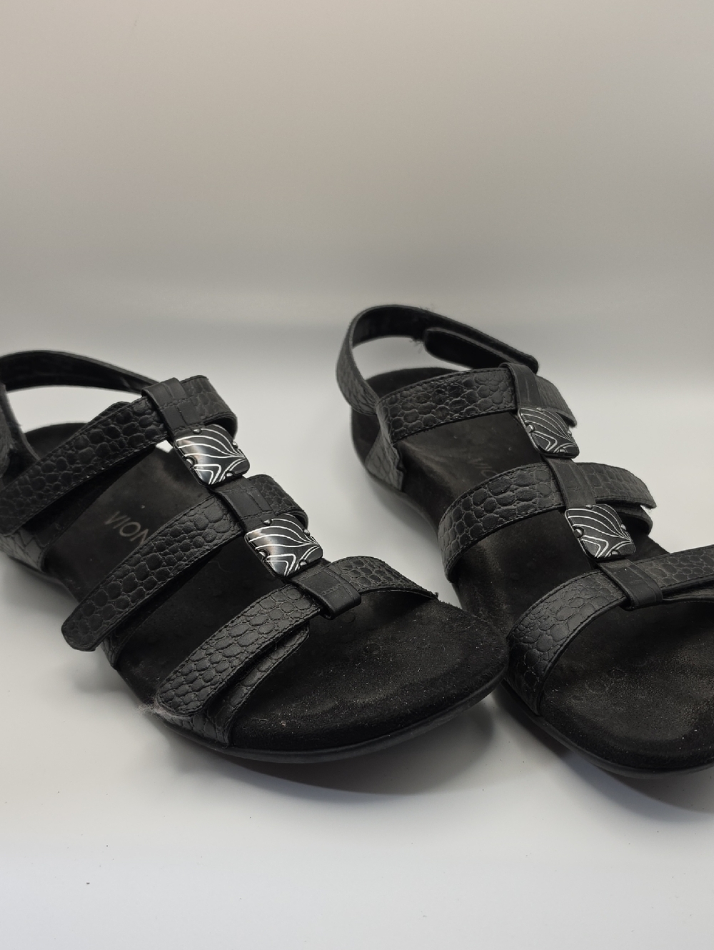 Vionic Black AMBER Sandals